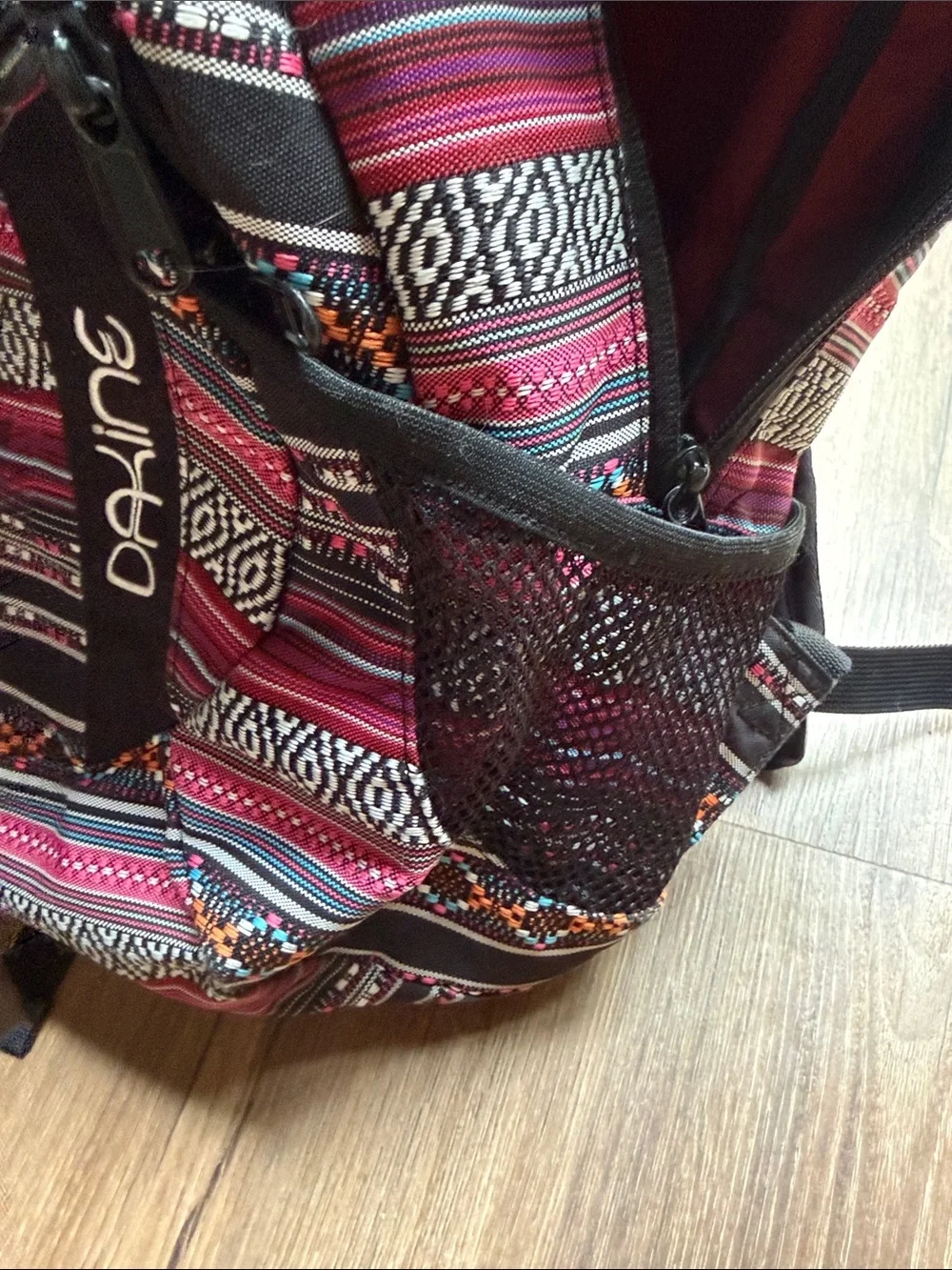 Dakine eye catching